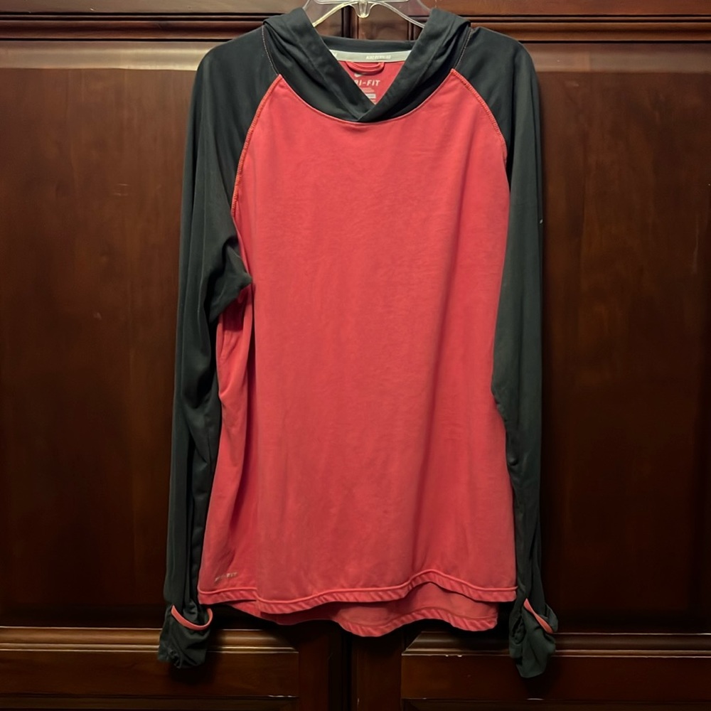 Nike top